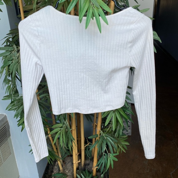 Adjustable Crop Top - Picture 3 of 4